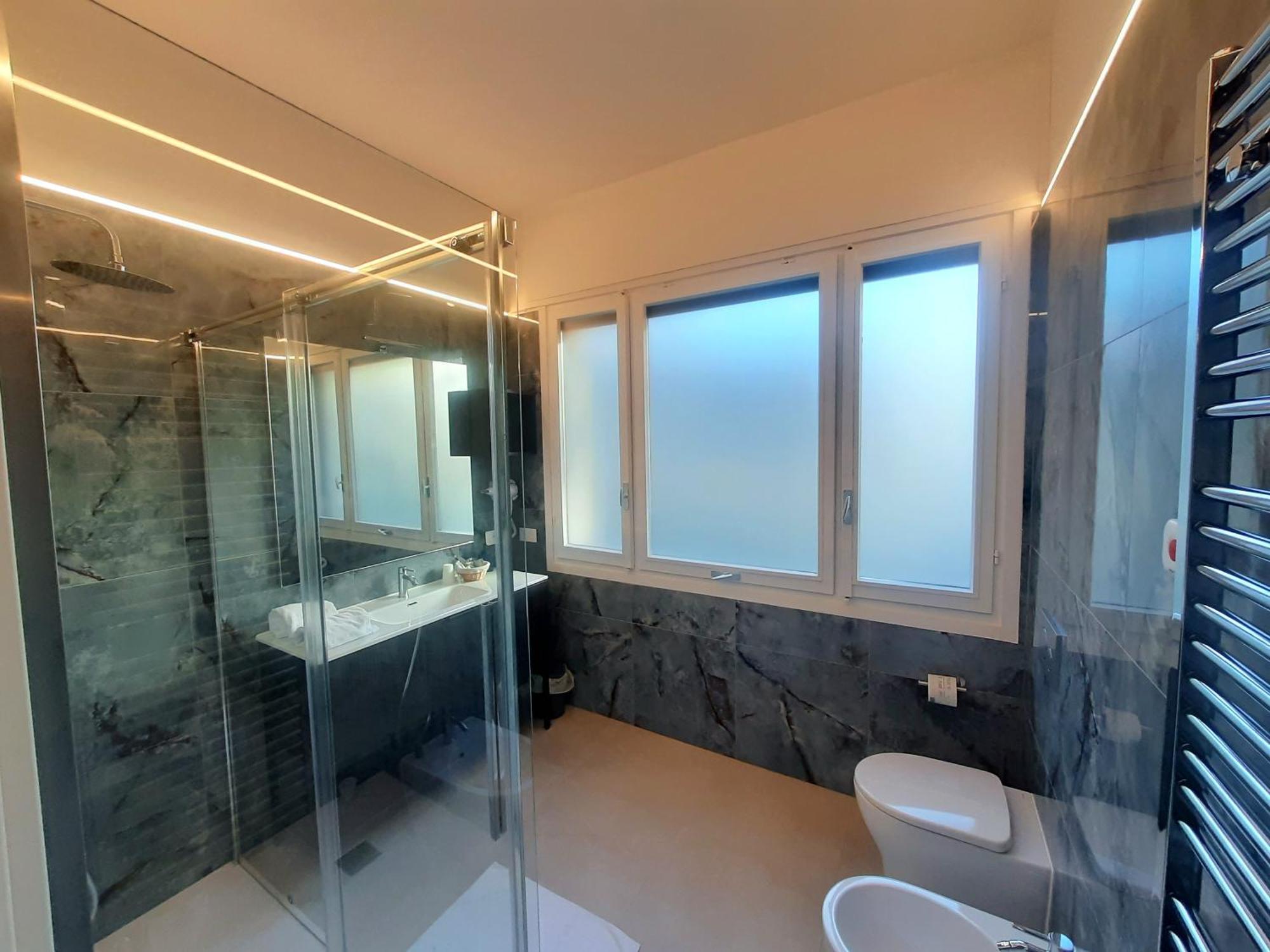 Mako Suites - Centro E Stazione Monza Exterior photo